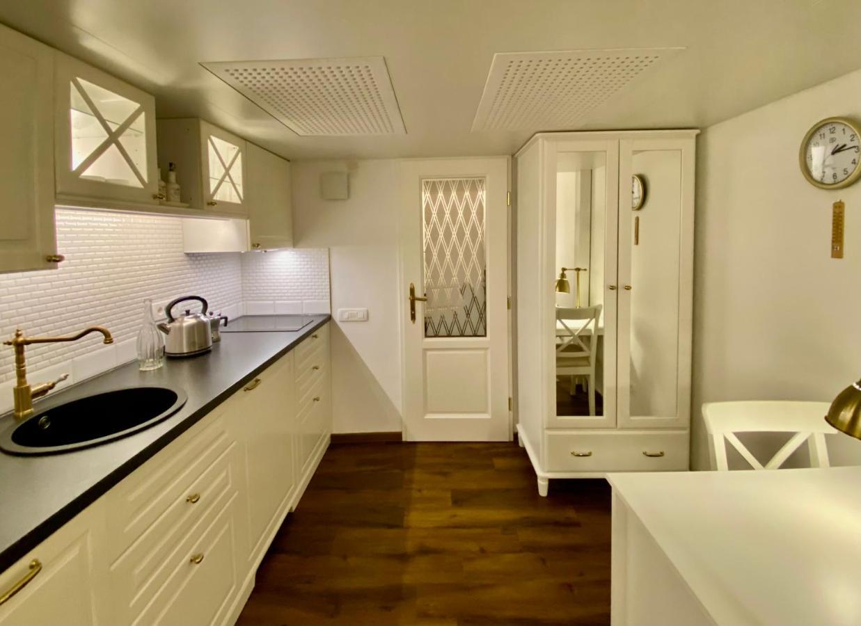 Ars Longa Apartments ลูบลิยานา ภายนอก รูปภาพ