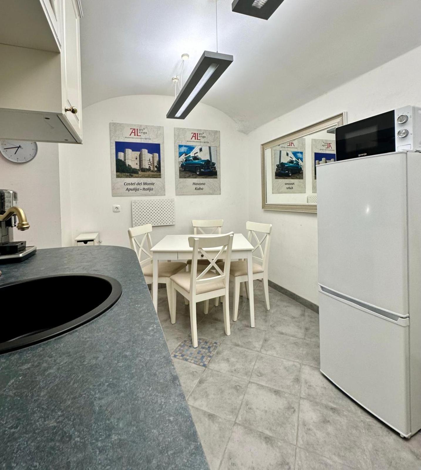 Ars Longa Apartments ลูบลิยานา ภายนอก รูปภาพ